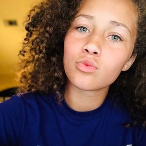 Meet your Posher, Joyce